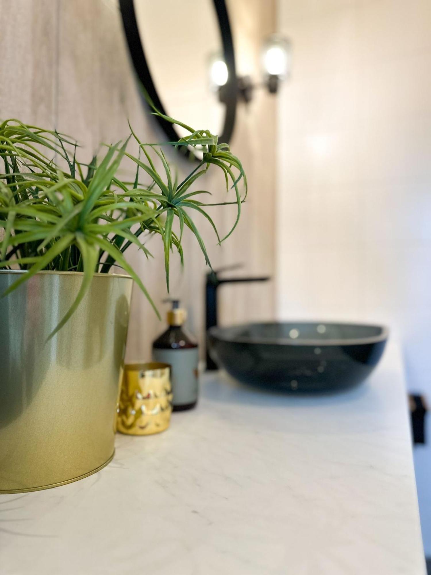 Bed & Breakfast Waterpoort - Incl Gratis Licht Ontbijt En Parking Sneek Bagian luar foto