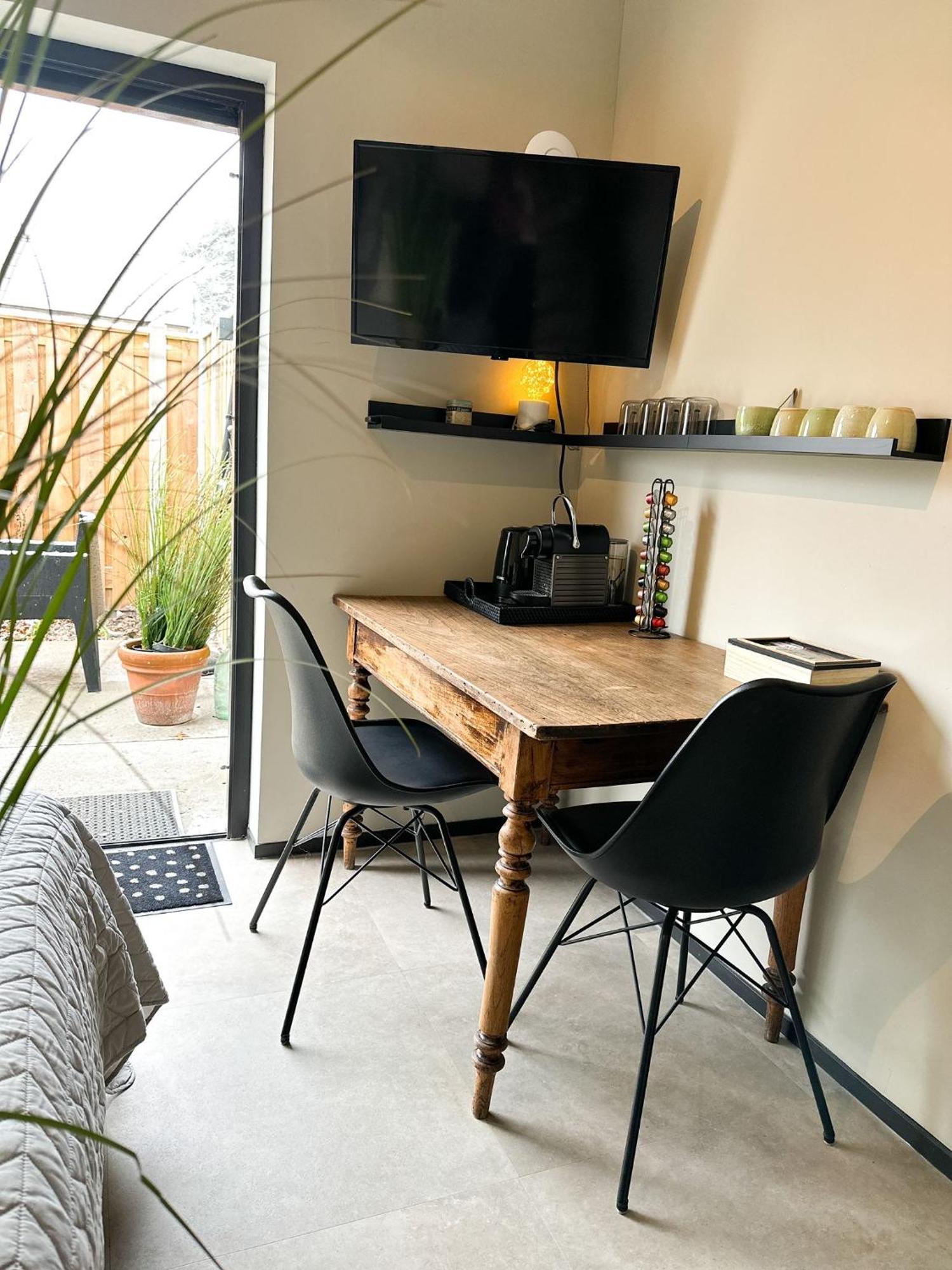 Bed & Breakfast Waterpoort - Incl Gratis Licht Ontbijt En Parking Sneek Bagian luar foto